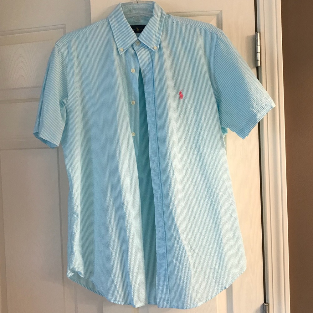 Short sleeve button up